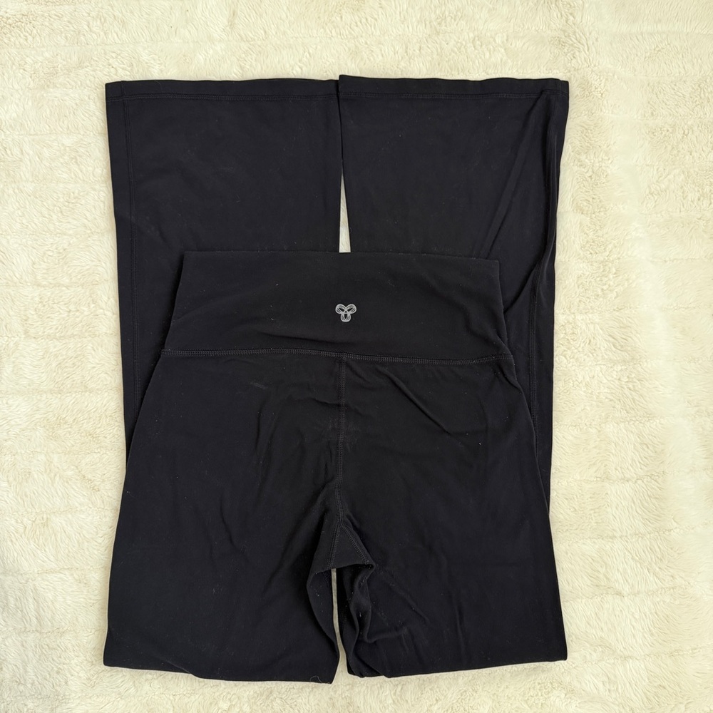 TNA Aritzia Black Flare Leggings